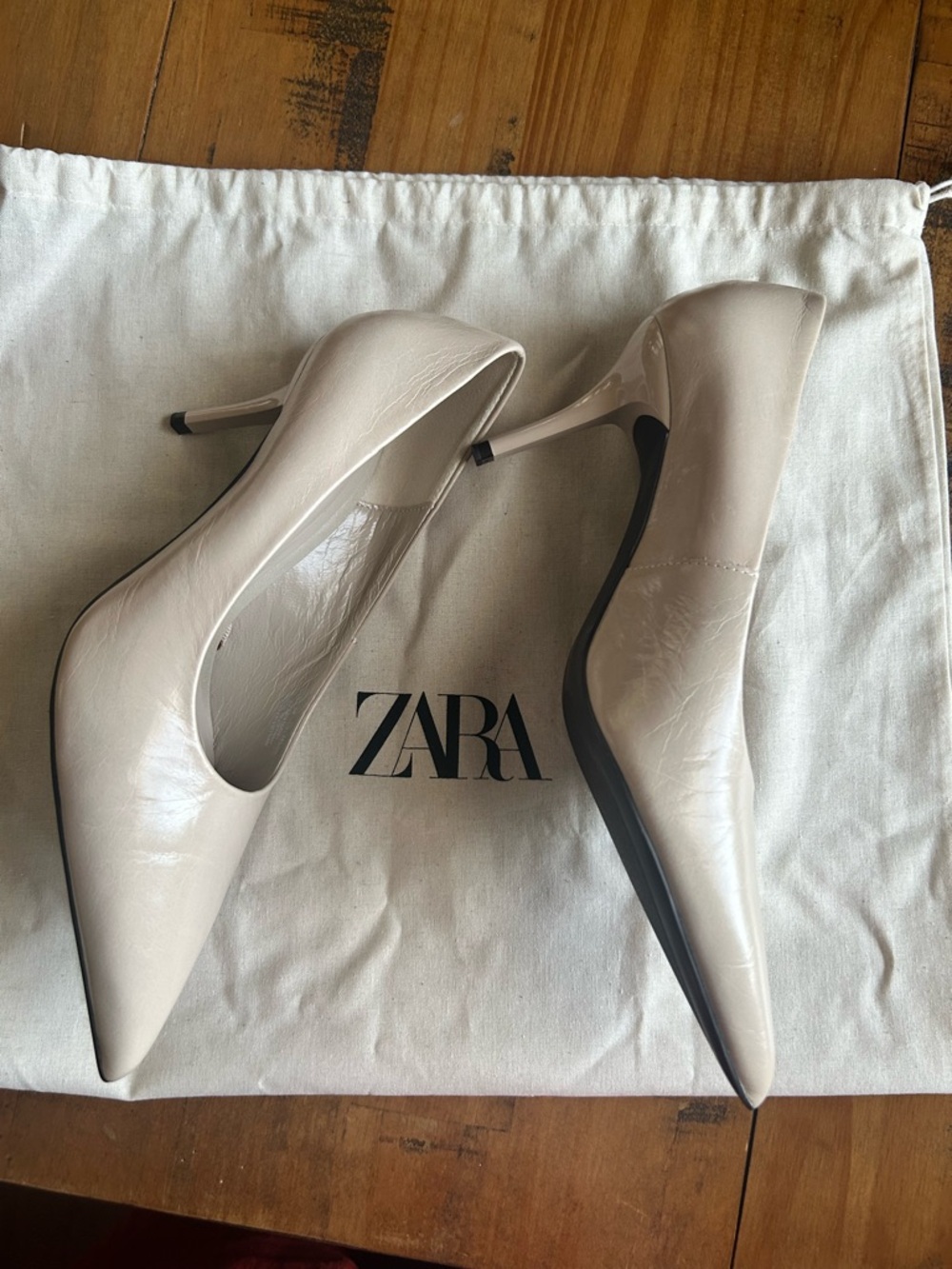 ZARA Women's leather Pointed Toe Pumps in Pale Beige - Picture 3 of 8